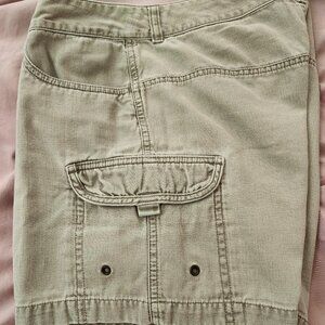 Northface size 6 light sage women's short pant